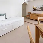 Amazing 2-bedroom Retreat In Nueva Andalucia, Steps From Centro Plaza *