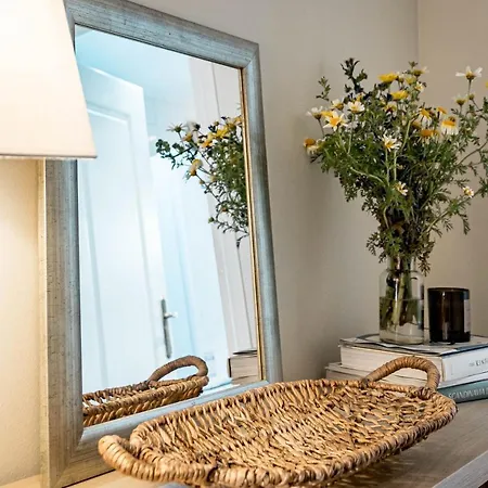 Amazing 2-bedroom Retreat In Nueva Andalucia, Steps From Centro Plaza Apartamento *
