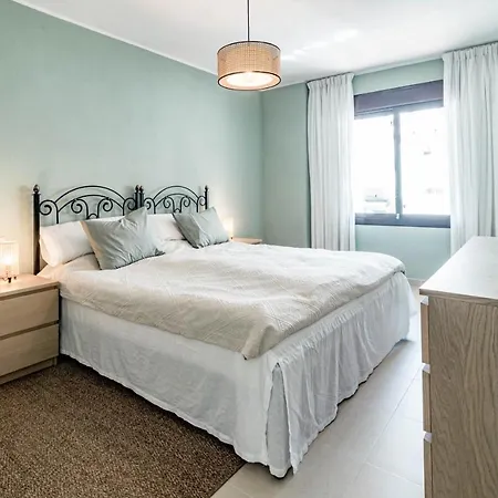Διαμέρισμα Amazing 2-bedroom Retreat In Nueva Andalucia, Steps From Centro Plaza *