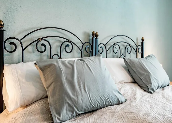 Apartment Amazing 2-bedroom Retreat In Nueva Andalucia, Steps From Centro Plaza