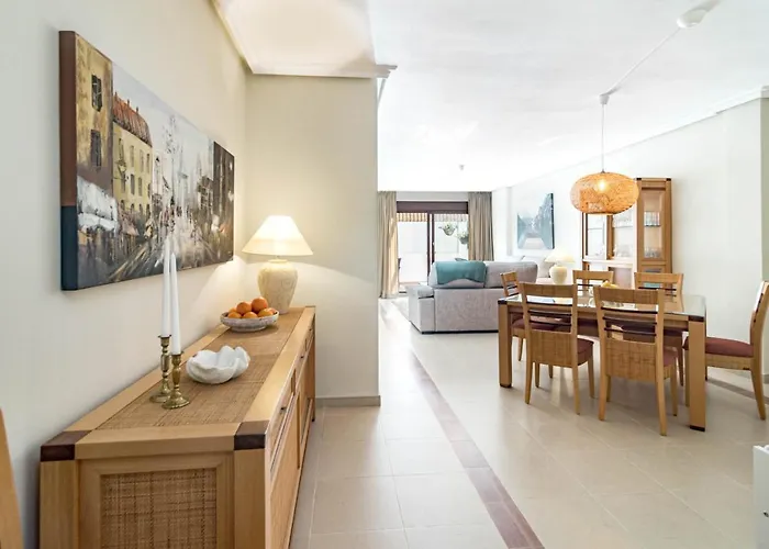 Amazing 2-bedroom Retreat In Nueva Andalucia, Steps From Centro Plaza *