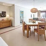 Amazing 2-bedroom Retreat In Nueva Andalucia, Steps From Centro Plaza