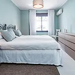 Amazing 2-bedroom Retreat In Nueva Andalucia, Steps From Centro Plaza * מארבלה