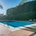 Amazing 2-bedroom Retreat In Nueva Andalucia, Steps From Centro Plaza