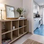Amazing 2-bedroom Retreat In Nueva Andalucia, Steps From Centro Plaza