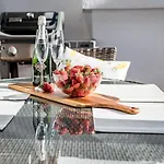 דירה Amazing 2-bedroom Retreat In Nueva Andalucia, Steps From Centro Plaza *