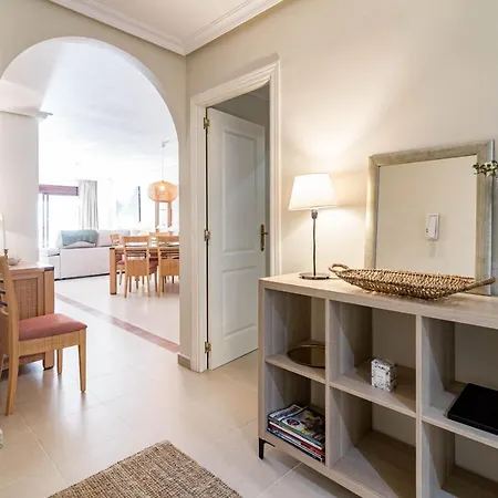 Amazing 2-bedroom Retreat In Nueva Andalucia, Steps From Centro Plaza Apartment Marbella