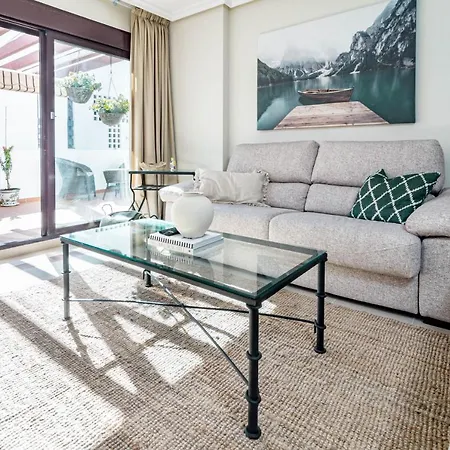 דירה Amazing 2-bedroom Retreat In Nueva Andalucia, Steps From Centro Plaza מארבלה