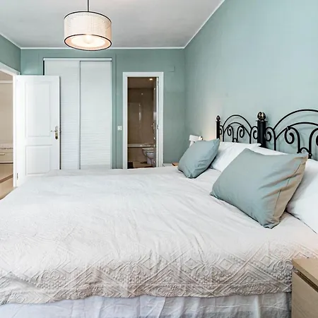 דירה Amazing 2-bedroom Retreat In Nueva Andalucia, Steps From Centro Plaza מארבלה