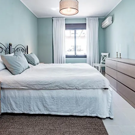 Amazing 2-bedroom Retreat In Nueva Andalucia, Steps From Centro Plaza * מארבלה