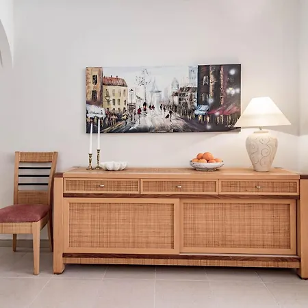 Amazing 2-bedroom Retreat In Nueva Andalucia, Steps From Centro Plaza * מארבלה