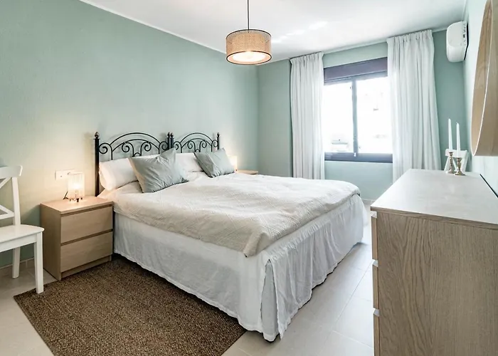 アパート Amazing 2-bedroom Retreat In Nueva Andalucia, Steps From Centro Plaza *