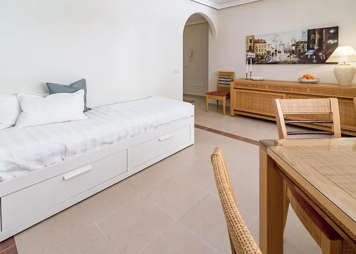 Amazing 2-bedroom Retreat In Nueva Andalucia, Steps From Centro Plaza *