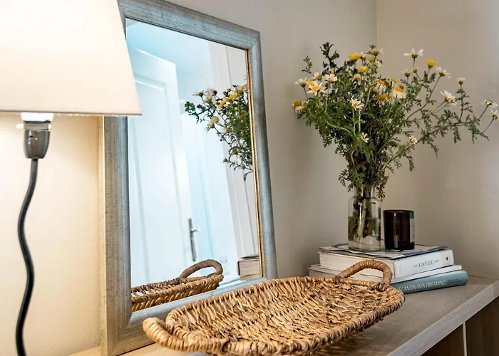 Amazing 2-bedroom Retreat In Nueva Andalucia, Steps From Centro Plaza アパート *
