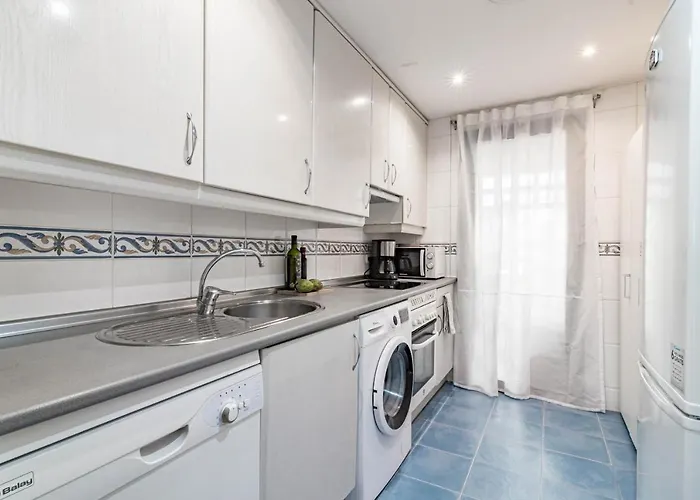 アパート Amazing 2-bedroom Retreat In Nueva Andalucia, Steps From Centro Plaza *
