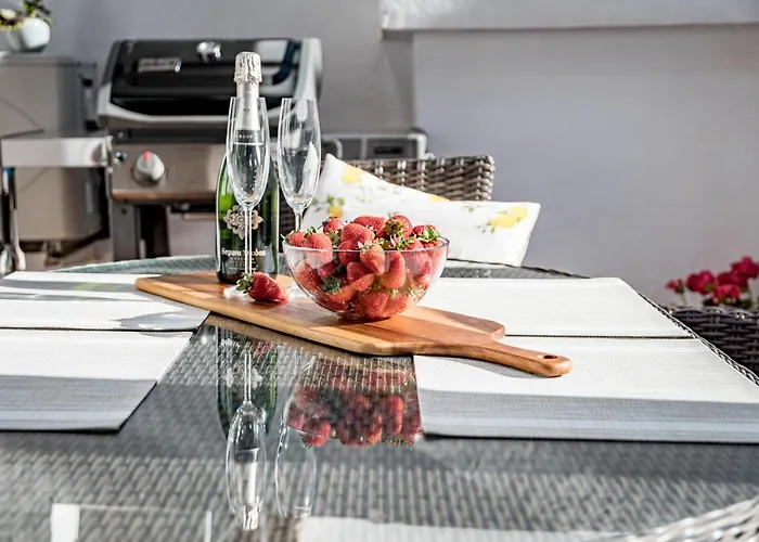 アパート Amazing 2-bedroom Retreat In Nueva Andalucia, Steps From Centro Plaza *