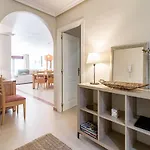 Amazing 2-bedroom Retreat In Nueva Andalucia, Steps From Centro Plaza Apartman Marbella