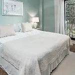 Amazing 2-bedroom Retreat In Nueva Andalucia, Steps From Centro Plaza
