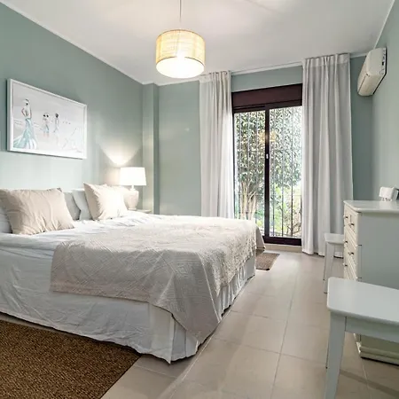 Apartament Amazing 2-bedroom Retreat In Nueva Andalucia, Steps From Centro Plaza