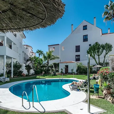 Apartman Amazing 2-bedroom Retreat In Nueva Andalucia, Steps From Centro Plaza