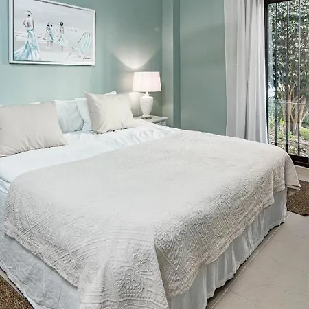 Amazing 2-bedroom Retreat In Nueva Andalucia, Steps From Centro Plaza