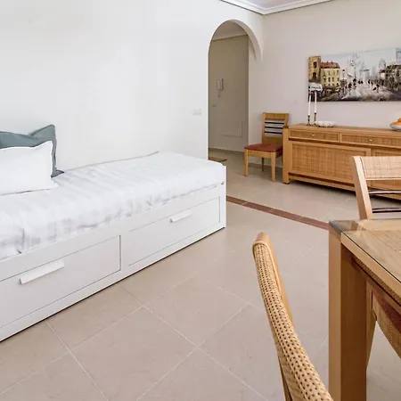 Amazing 2-bedroom Retreat In Nueva Andalucia, Steps From Centro Plaza *