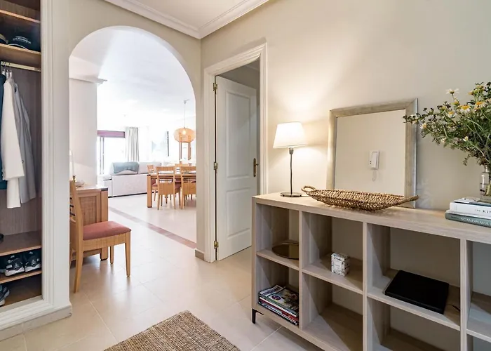 Amazing 2-bedroom Retreat In Nueva Andalucia, Steps From Centro Plaza Apartment Marbella