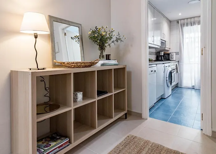 Amazing 2-bedroom Retreat In Nueva Andalucia, Steps From Centro Plaza